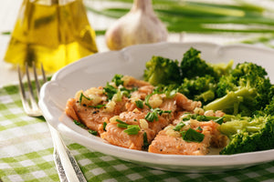 Salmon and broccoli salad with hot bread